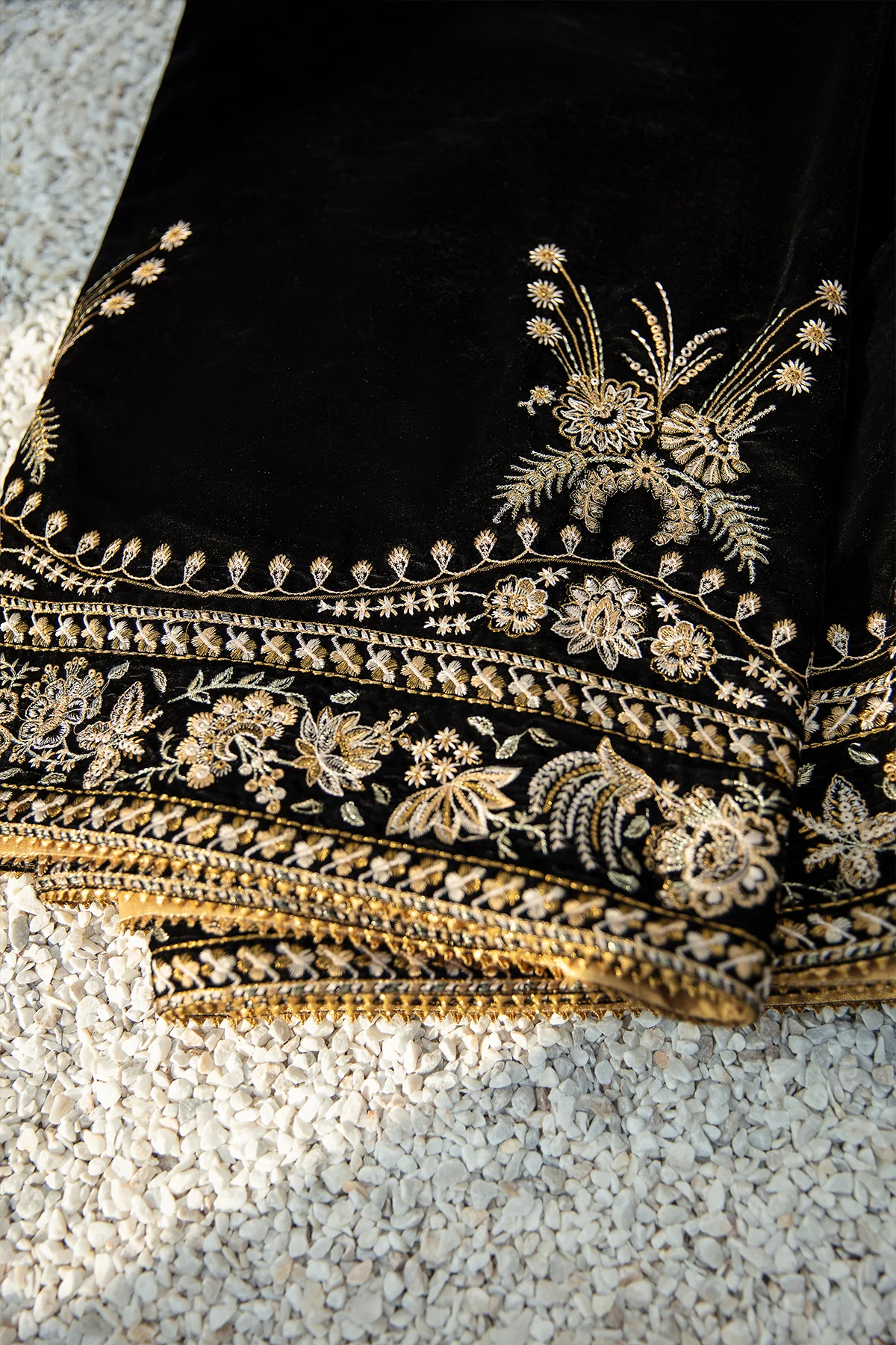 EMBROIDERED VELVET SHAWL VS-24 - Image 7