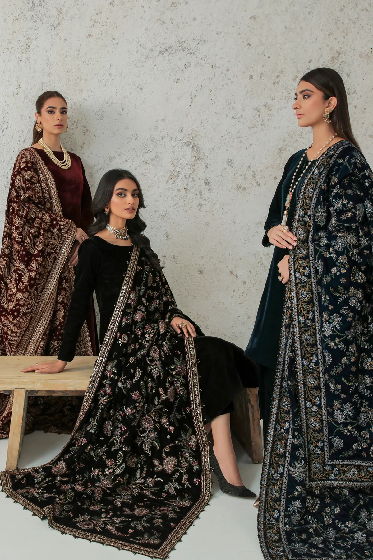 EMBROIDERED VELVET SHAWL VS-32 - Image 7