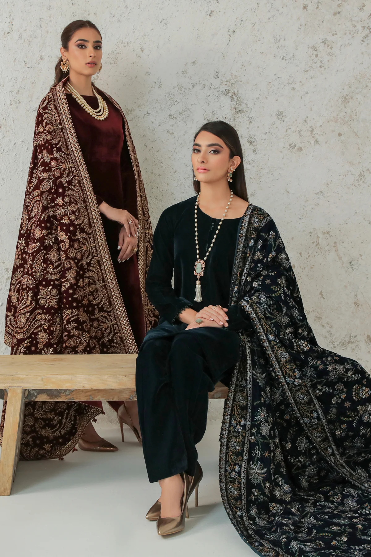 EMBROIDERED VELVET SHAWL VS-32 - Image 9